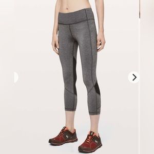 Lululemon Pace Rival Crop 22”- EUC